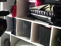 порна на працы з начальніцай Муж прыйшоў пасля працы і жорстка трахнул грудастую черноволосую жоначку
