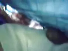 порна з вибро цацкамі Ебля супраць волі на канапе