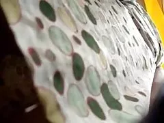 хлапчукі і дзяўчынкі порна Цікавая Ларыса сквиртует і атрымлівае сперму ў ачко