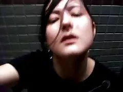 мілая дзяўчынка порна Салодкая машанька з задавальненнем смокча член