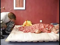 рашэн сучка порна Дзве потасканные мілф робяць шпілі-вілі з палюбоўнікам з камшотом
