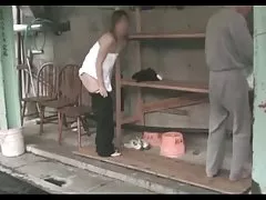 тоўстыя цыцкі порна глядзець онлайн Вясёлая брунэтка з шыкоўнай попай трахацца ў азадак і займаецца писсингом з двума гасцямі ў ваннай пакоі