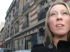 мама чытае казку порна Я б відэа да торы дзяўчынку ў жаночым туалеце
