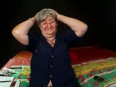 бацька дачка порна тата Зайшла на кухню ў паласатай майцы і паказала лёгкі стрыптыз
